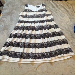 Michel Studio white black striped lace look sleeveless dress Size 20